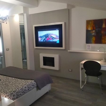 H5-5H Luxury Room Маранело Екстериор снимка