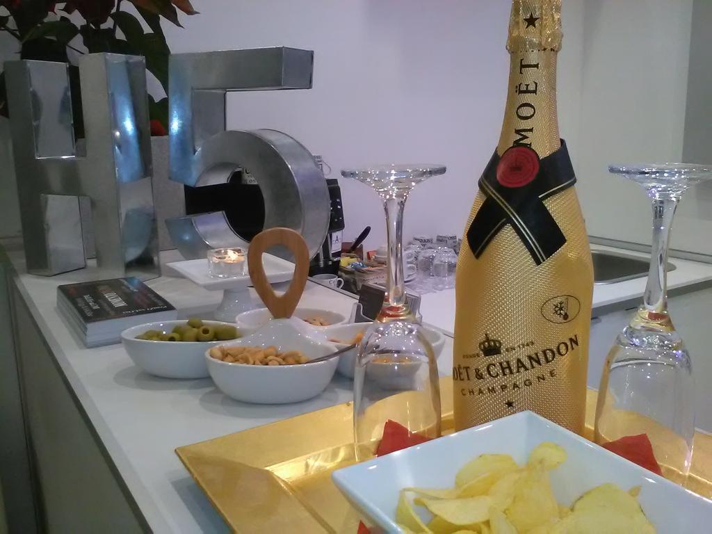 H5-5H Luxury Room Маранело Екстериор снимка