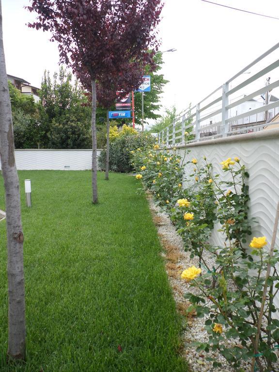 H5-5H Luxury Room Маранело Екстериор снимка