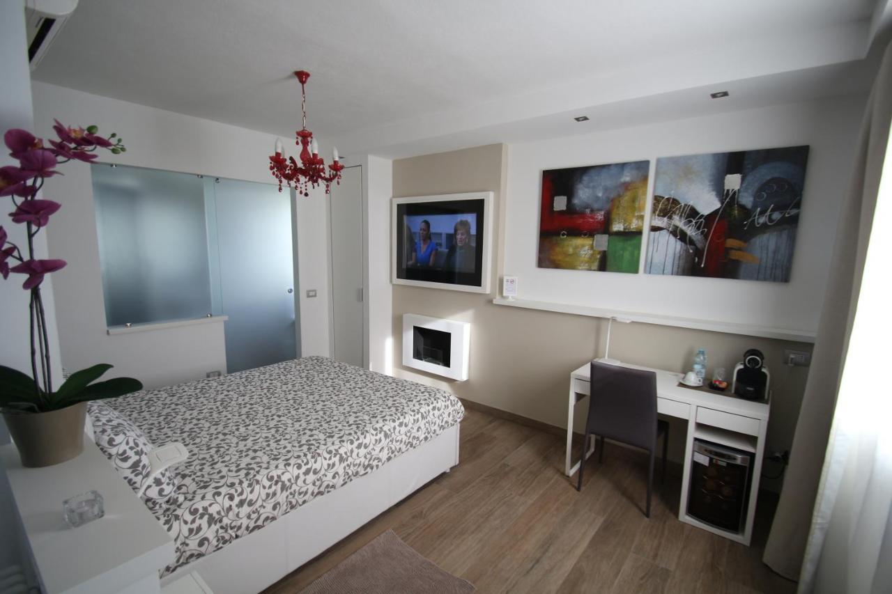 H5-5H Luxury Room Маранело Екстериор снимка