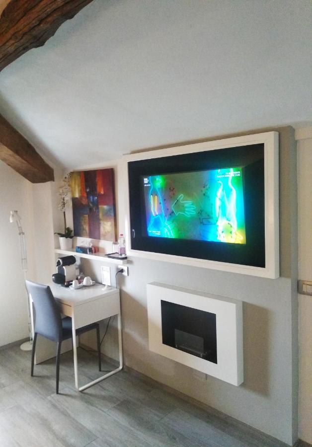 H5-5H Luxury Room Маранело Екстериор снимка